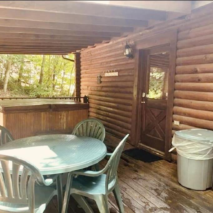 Rustic Black Bear Cabin Pigeon Forge Exterior foto