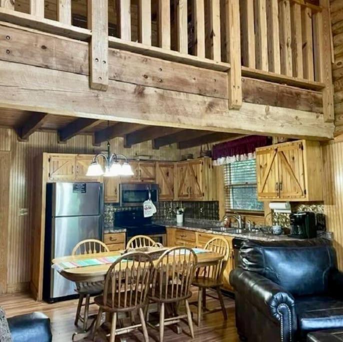 Rustic Black Bear Cabin Pigeon Forge Exterior foto